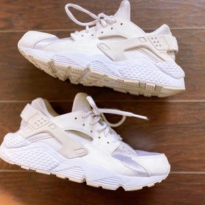 Nike Air Hurache Runner Sneaker Shoe White Women